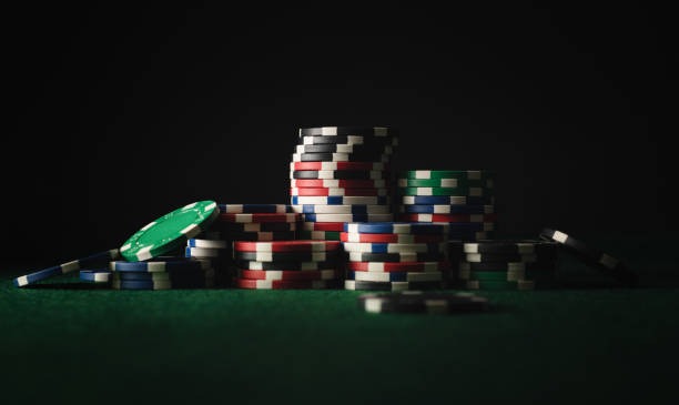 admin77 Dream Gaming live roulette table with multilingual dealer interface